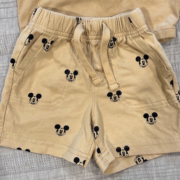 Organic cotton baby gap 2 pc set Disney Mickey Mouse - Picture 3 of 6